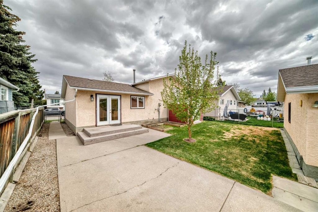 41 Alder Crescent Se, Airdrie, AB - Outdoor