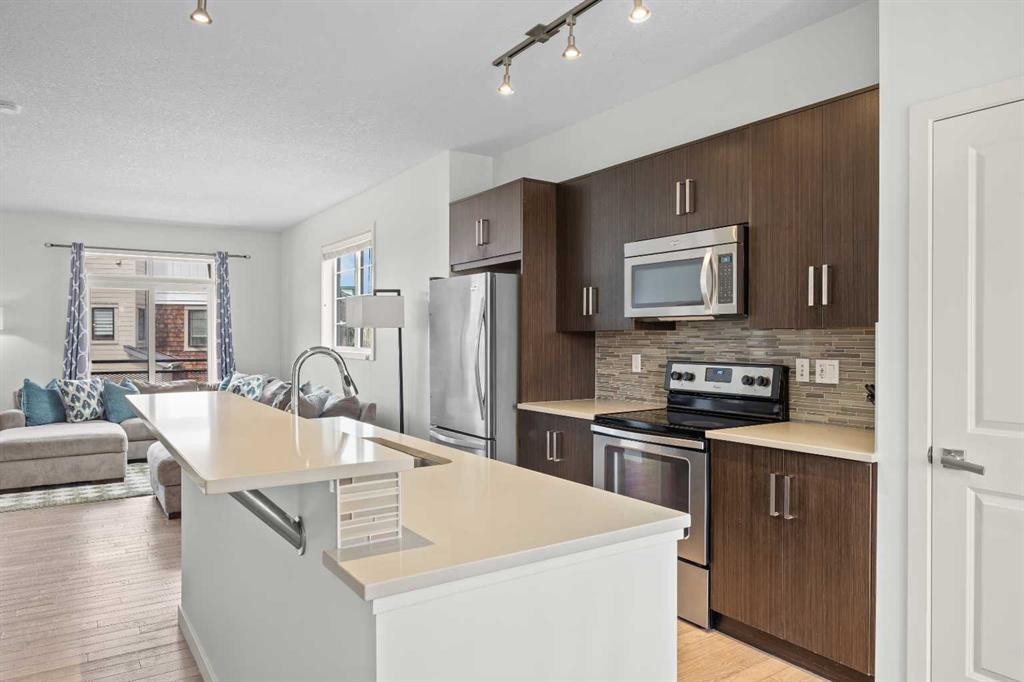 134 Walden Circle Se, Calgary, AB - Indoor Photo Showing Kitchen With Upgraded Kitchen