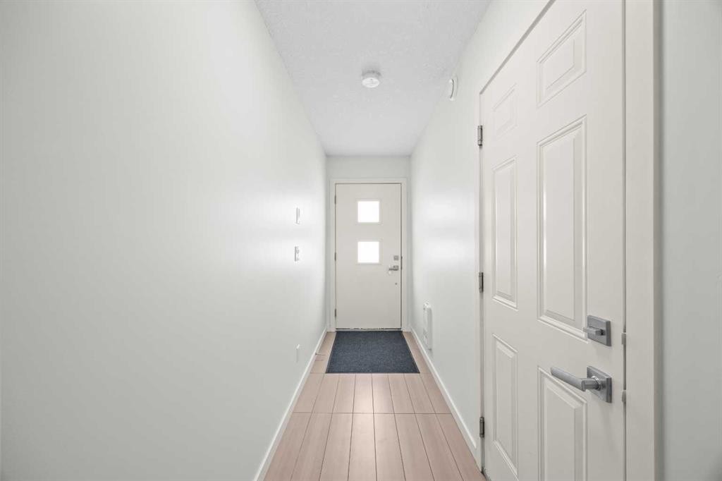 134 Walden Circle Se, Calgary, AB - Indoor Photo Showing Other Room