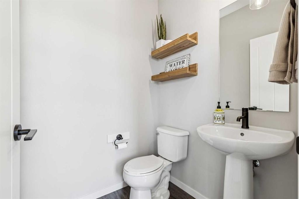 43 Willow Crescent, Okotoks, AB - Indoor Photo Showing Bathroom