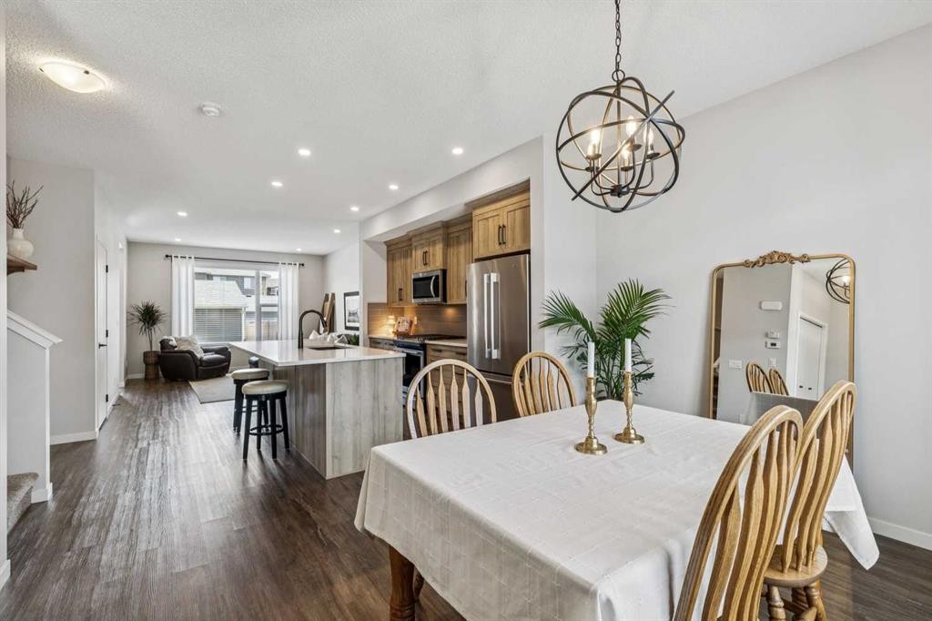 43 Willow Crescent, Okotoks, AB - Indoor Photo Showing Dining Room