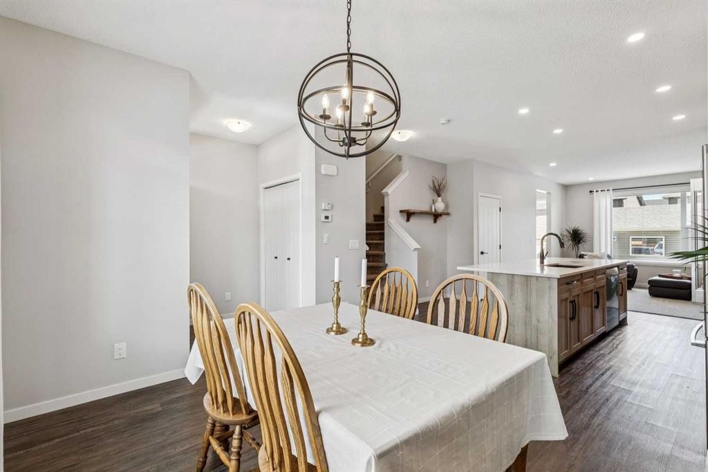 43 Willow Crescent, Okotoks, AB - Indoor Photo Showing Dining Room