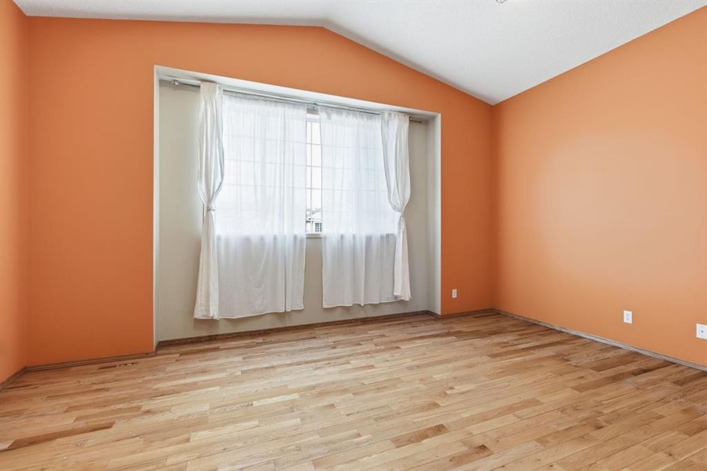 128 Valley Brook Circle Nw, Calgary, AB - Indoor Photo Showing Other Room