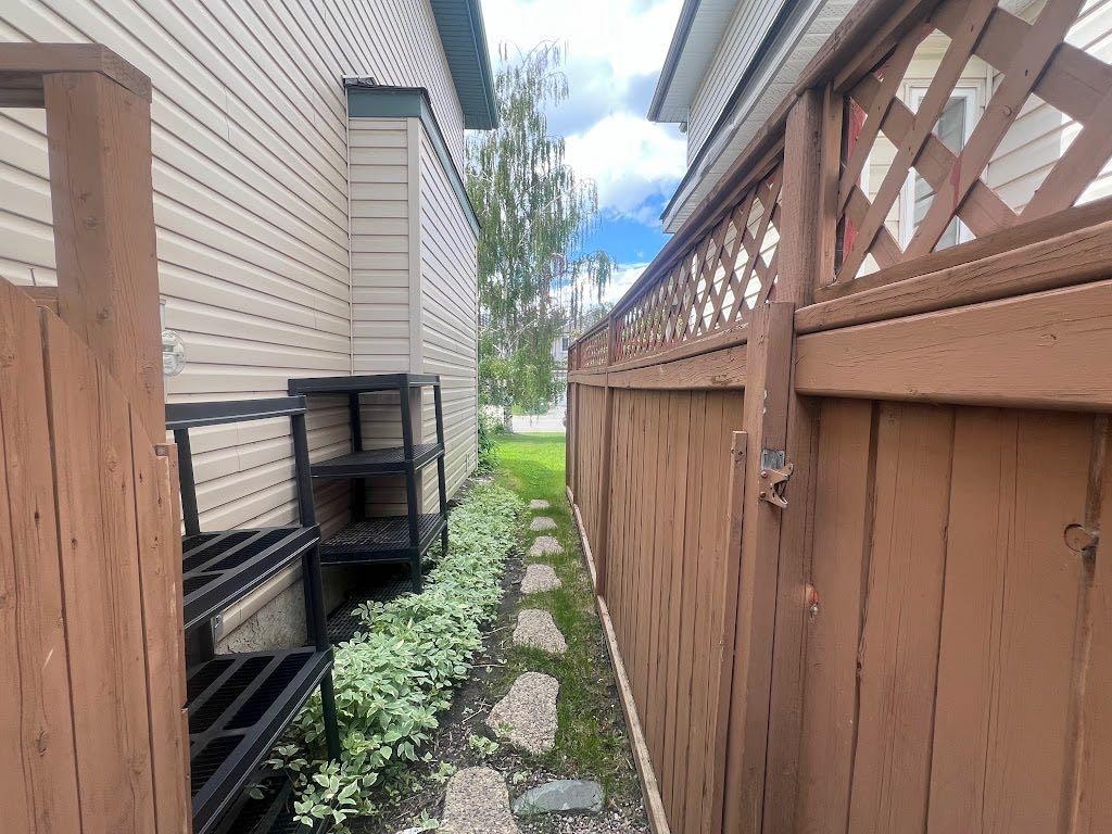 128 Valley Brook Circle Nw, Calgary, AB - Outdoor With Exterior