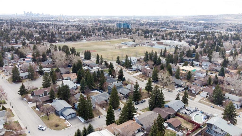 6803 Dalmeny Gate Nw, Calgary, AB - Outdoor With View