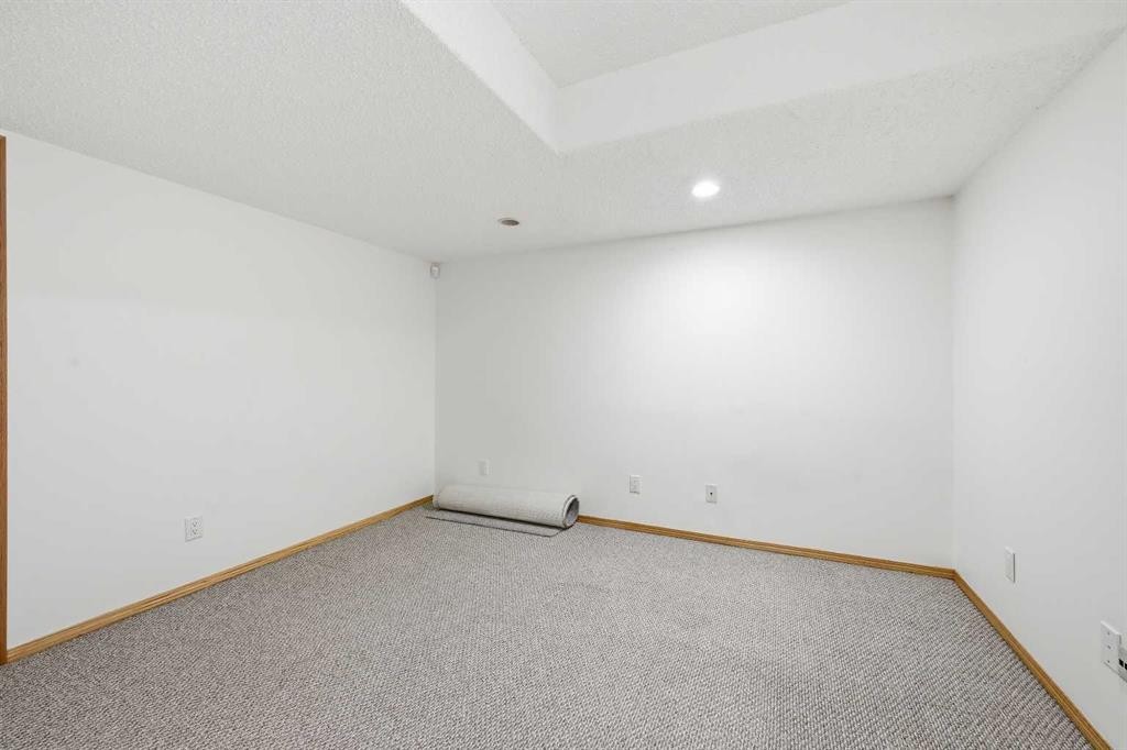 169 Cranberry Square Se, Calgary, AB - Indoor Photo Showing Other Room
