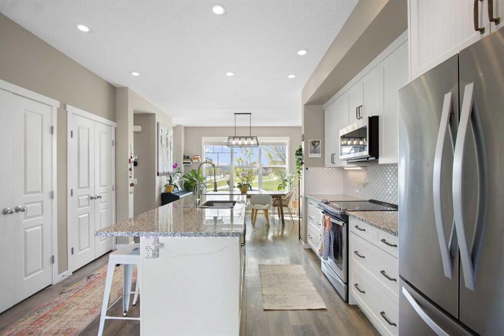 7 Masters Square Se, Calgary, AB - Indoor Photo Showing Kitchen With Stainless Steel Kitchen With Upgraded Kitchen