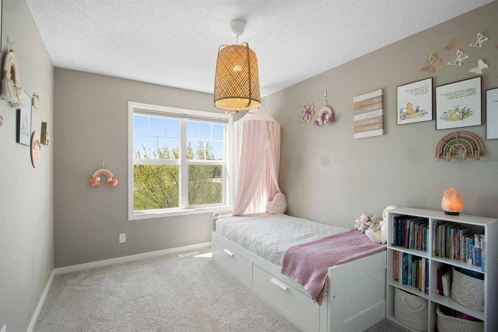 7 Masters Square Se, Calgary, AB - Indoor Photo Showing Bedroom