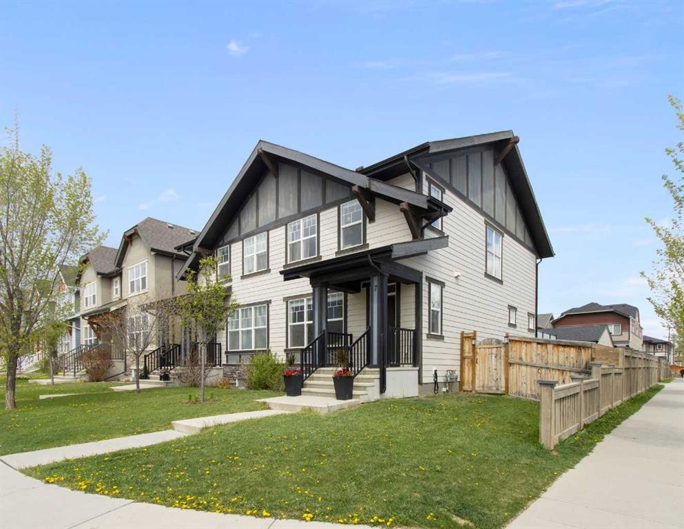 7 Masters Square Se, Calgary, AB - Outdoor