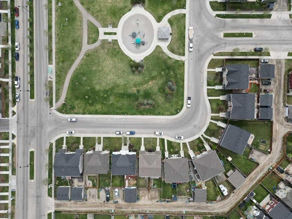 7 Masters Square Se, Calgary, AB -