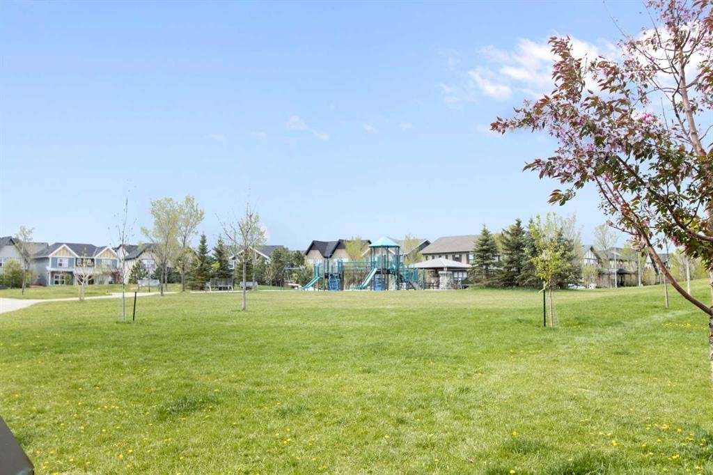 7 Masters Square Se, Calgary, AB - Outdoor