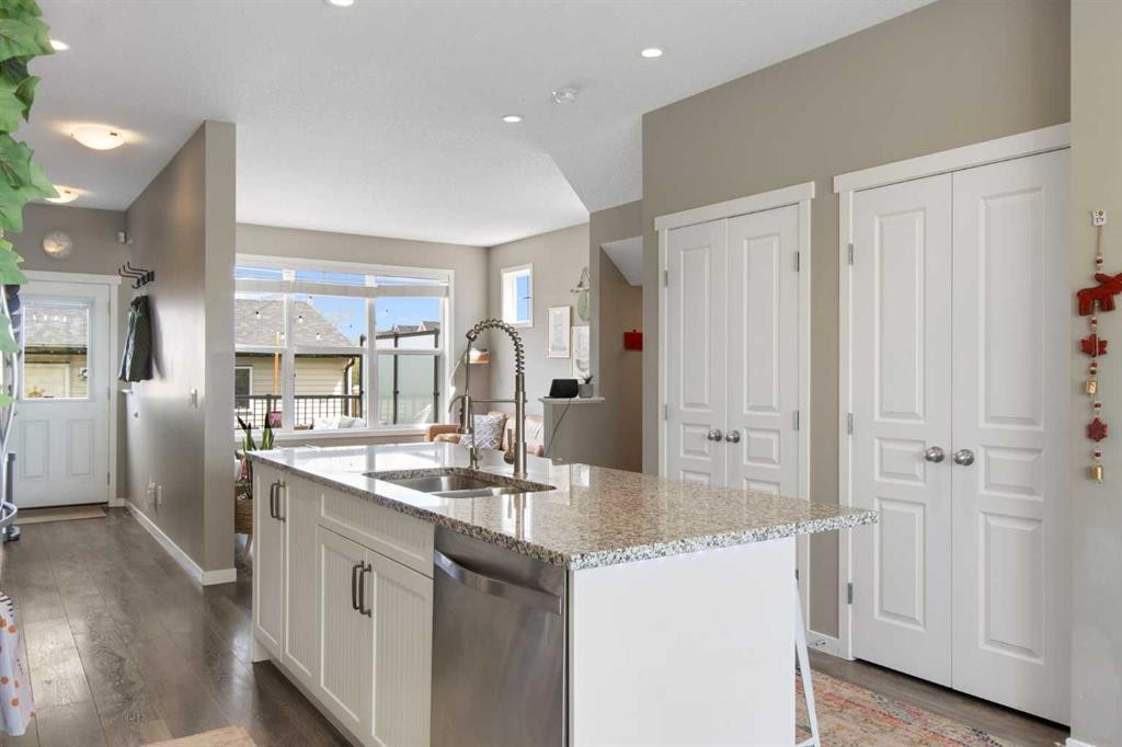 7 Masters Square Se, Calgary, AB - Indoor Photo Showing Kitchen With Double Sink With Upgraded Kitchen