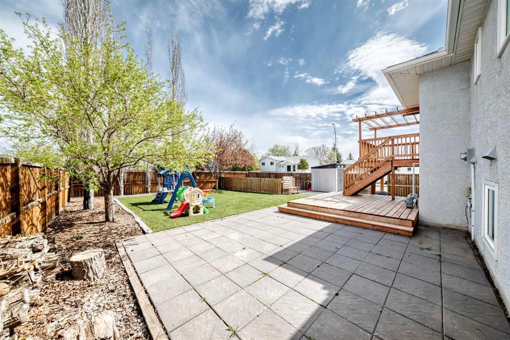 26 Green Meadow Drive, Strathmore, AB - Outdoor