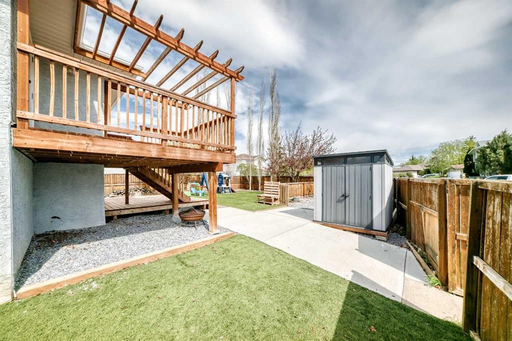 26 Green Meadow Drive, Strathmore, AB - Outdoor With Deck Patio Veranda
