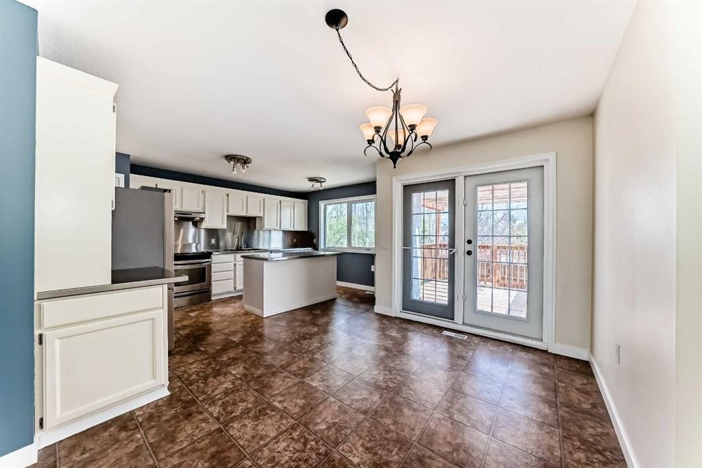 26 Green Meadow Drive, Strathmore, AB - Indoor Photo Showing Kitchen