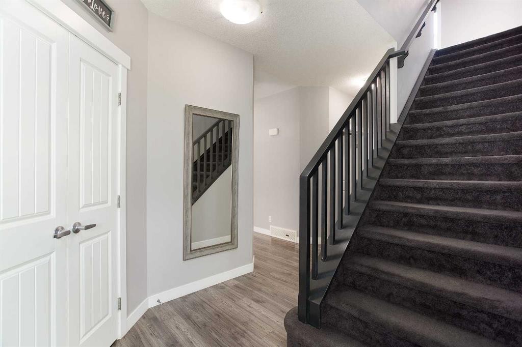 342 Hillcrest Circle Sw, Airdrie, AB