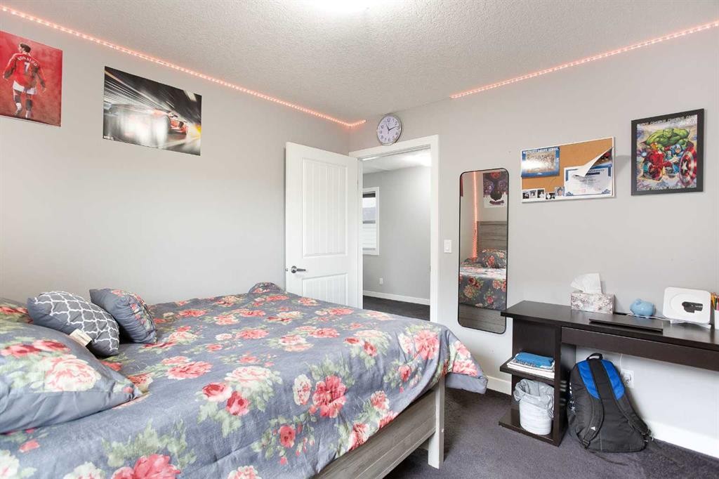 342 Hillcrest Circle Sw, Airdrie, AB