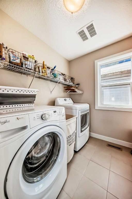 39 Sage Bluff Mews Nw, Calgary, AB - Indoor Photo Showing Laundry Room