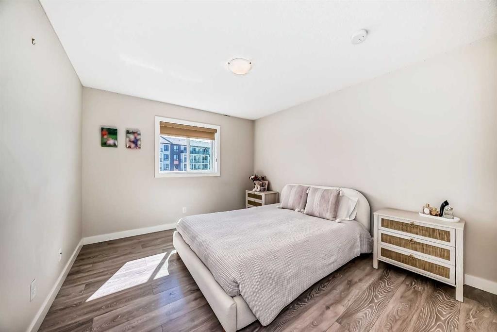 39 Sage Bluff Mews Nw, Calgary, AB - Indoor Photo Showing Bedroom
