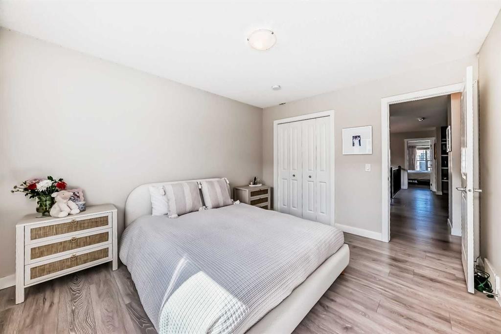39 Sage Bluff Mews Nw, Calgary, AB - Indoor Photo Showing Bedroom