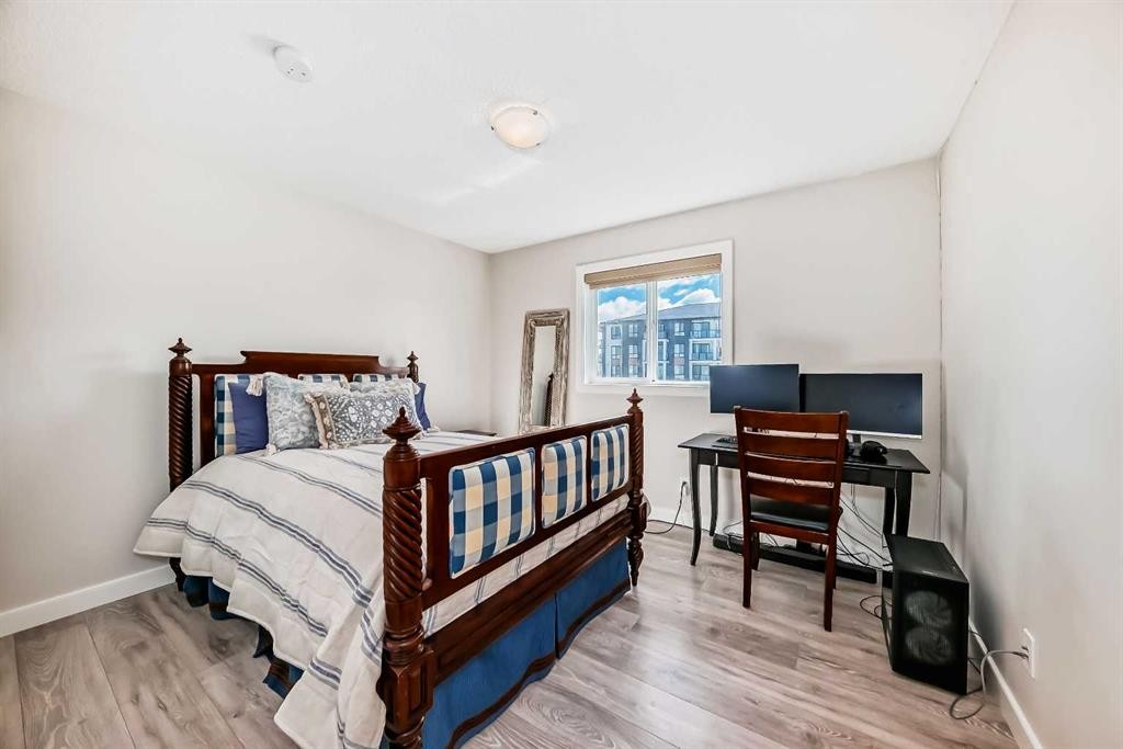 39 Sage Bluff Mews Nw, Calgary, AB - Indoor Photo Showing Bedroom