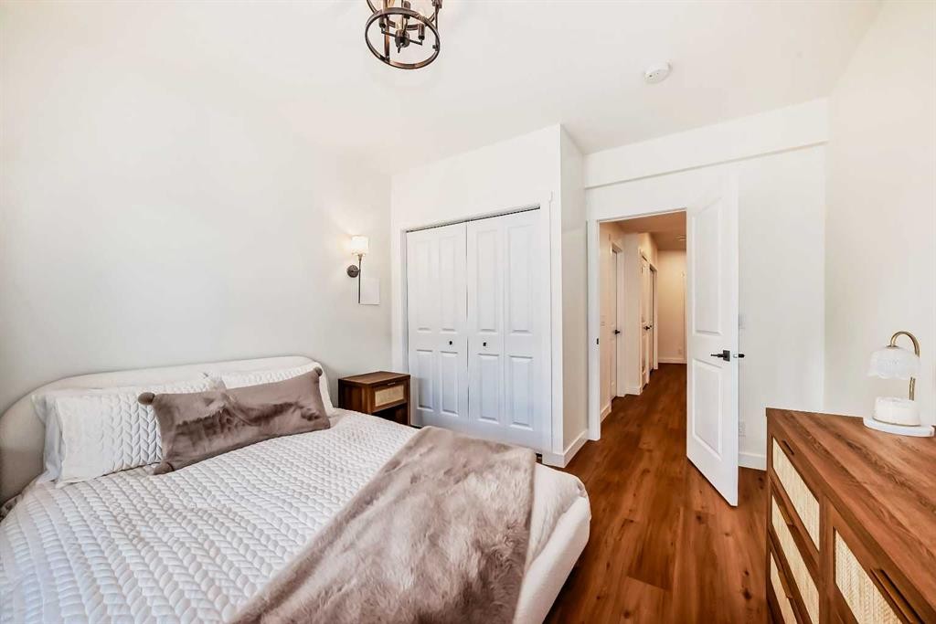 39 Sage Bluff Mews Nw, Calgary, AB - Indoor Photo Showing Bedroom