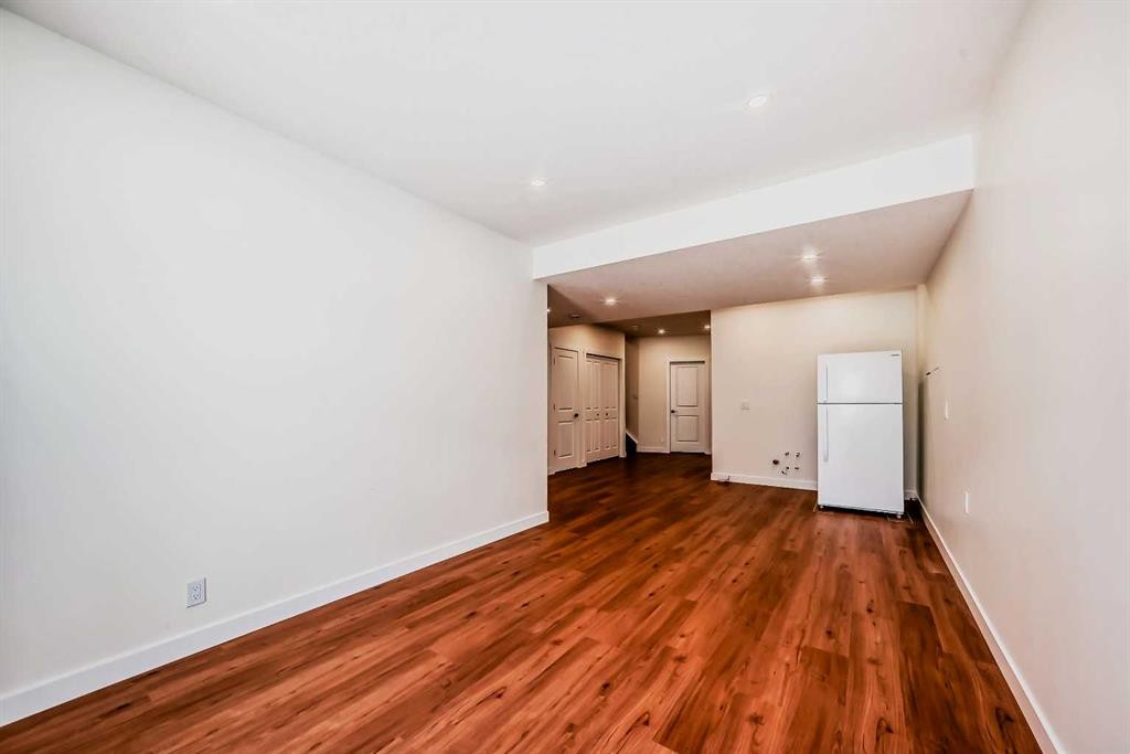 39 Sage Bluff Mews Nw, Calgary, AB - Indoor Photo Showing Other Room