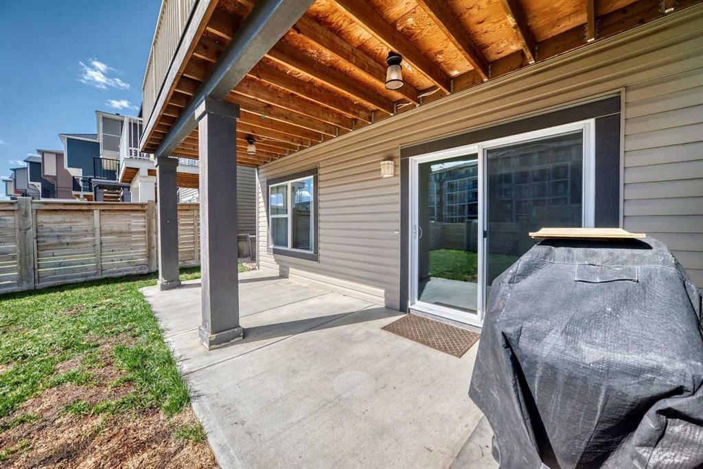 39 Sage Bluff Mews Nw, Calgary, AB - Outdoor With Exterior