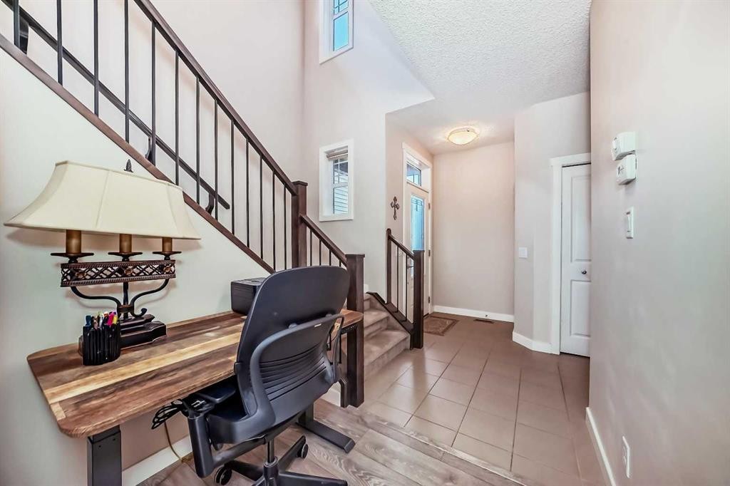 39 Sage Bluff Mews Nw, Calgary, AB - Indoor Photo Showing Other Room