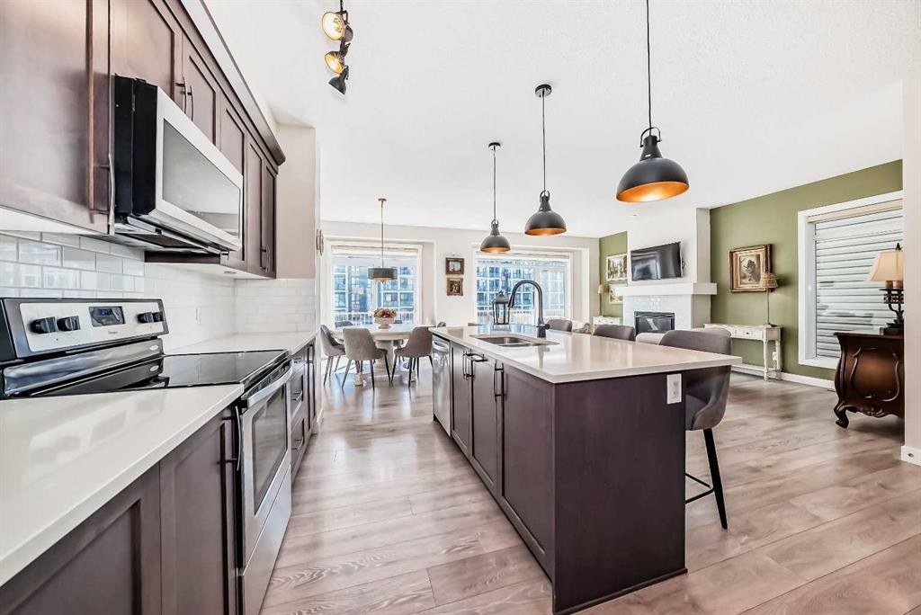39 Sage Bluff Mews Nw, Calgary, AB - Indoor Photo Showing Kitchen With Upgraded Kitchen