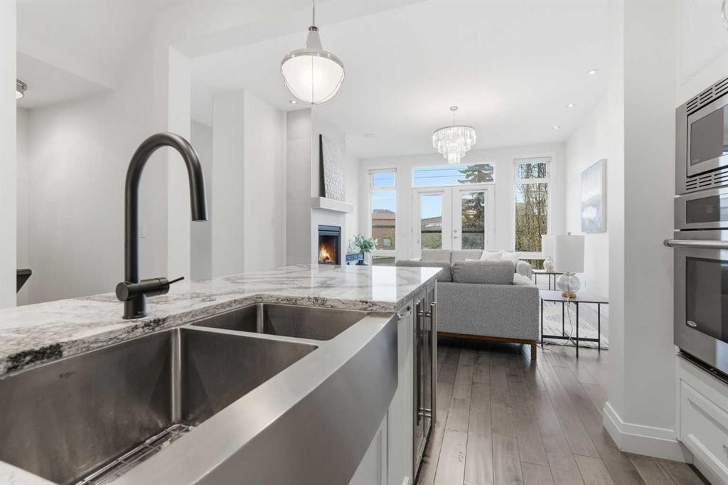 2109 20 Avenue Sw, Calgary, AB - Indoor Photo Showing Kitchen With Stainless Steel Kitchen With Double Sink With Upgraded Kitchen