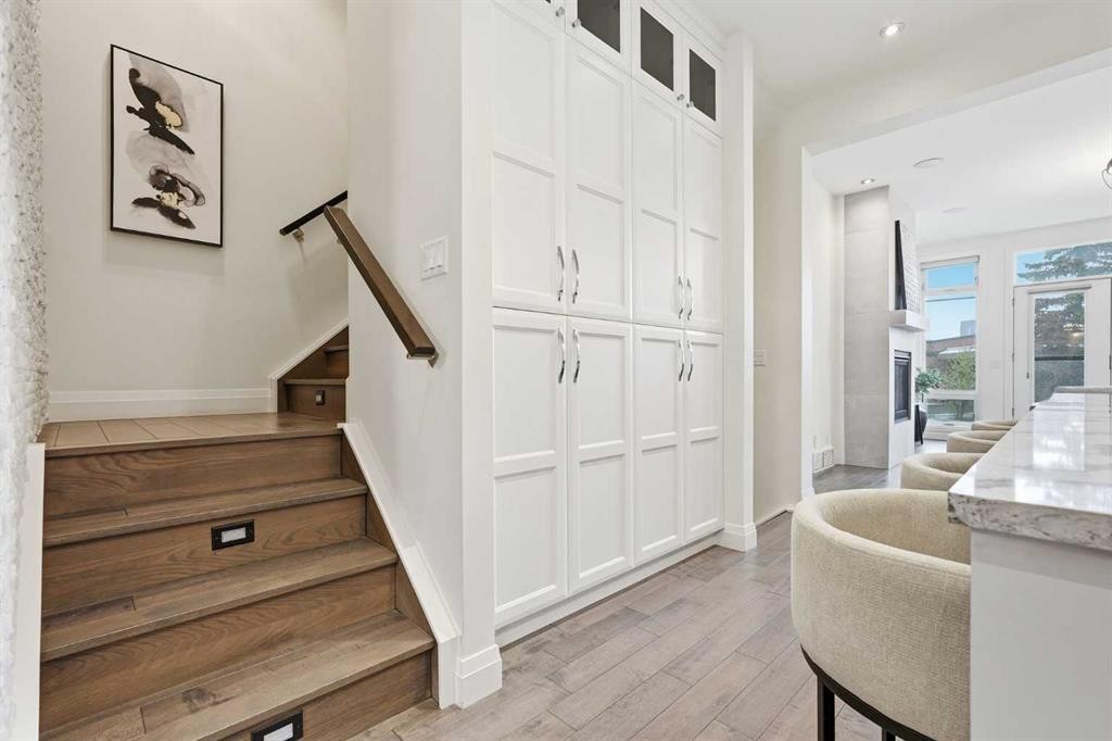 2109 20 Avenue Sw, Calgary, AB - Indoor Photo Showing Other Room