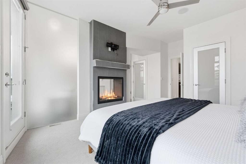 2109 20 Avenue Sw, Calgary, AB - Indoor Photo Showing Bedroom