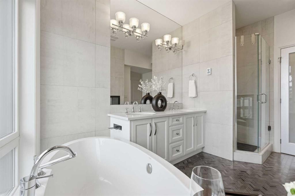 2109 20 Avenue Sw, Calgary, AB - Indoor Photo Showing Bathroom