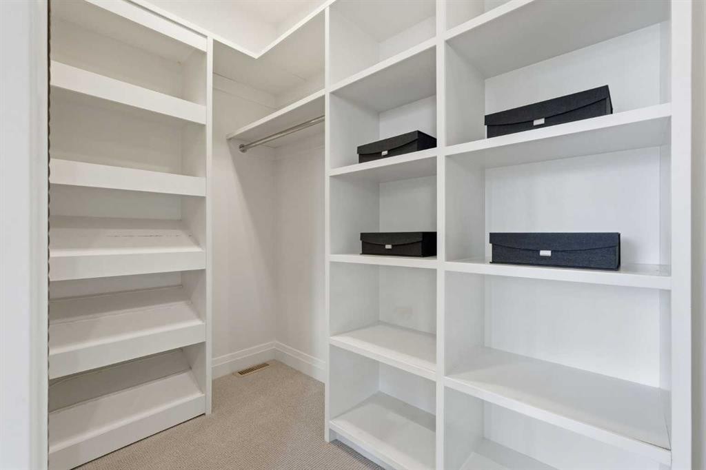 2109 20 Avenue Sw, Calgary, AB - Indoor With Storage