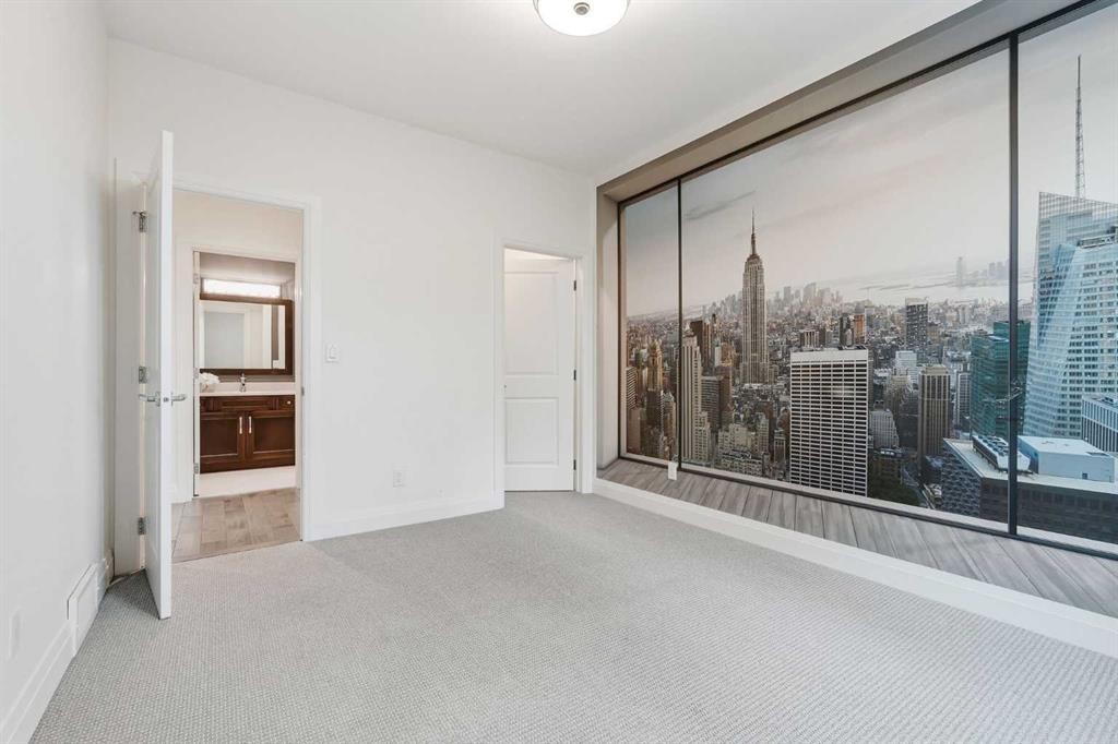 2109 20 Avenue Sw, Calgary, AB - Indoor Photo Showing Other Room