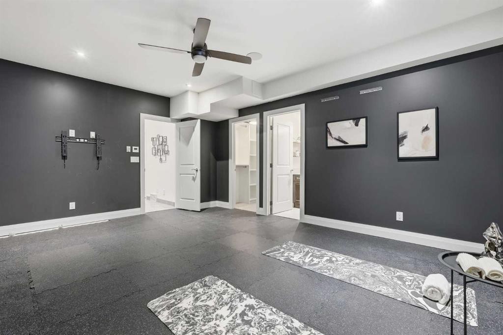 2109 20 Avenue Sw, Calgary, AB - Indoor Photo Showing Other Room