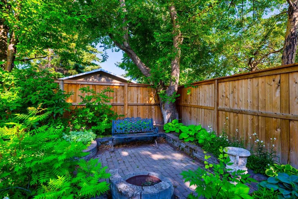 5028 Vanstone Crescent Nw, Calgary, AB - Outdoor