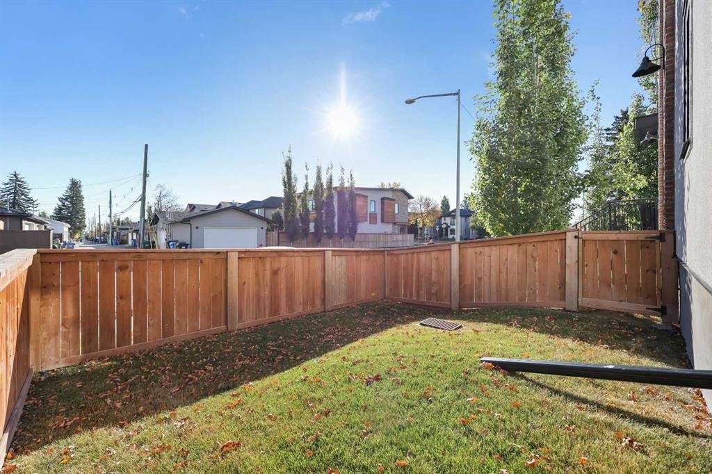 4929 20 Street Sw, Calgary, AB - Outdoor