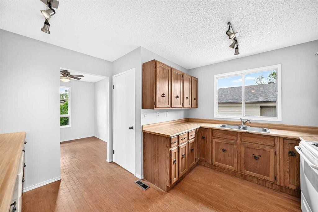 119 Ranchlands Crescent Nw, Calgary, AB
