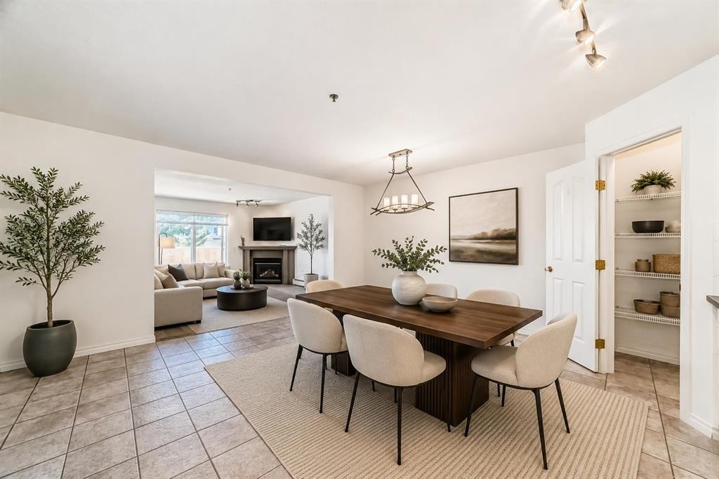 317-649 Marsh Road Ne, Calgary, AB - Indoor Photo Showing Dining Room