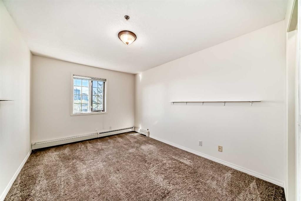 317-649 Marsh Road Ne, Calgary, AB - Indoor Photo Showing Other Room