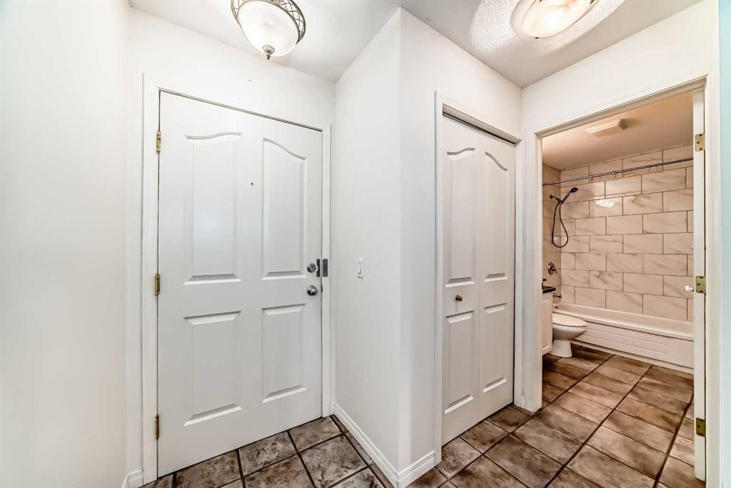 317-649 Marsh Road Ne, Calgary, AB - Indoor Photo Showing Other Room