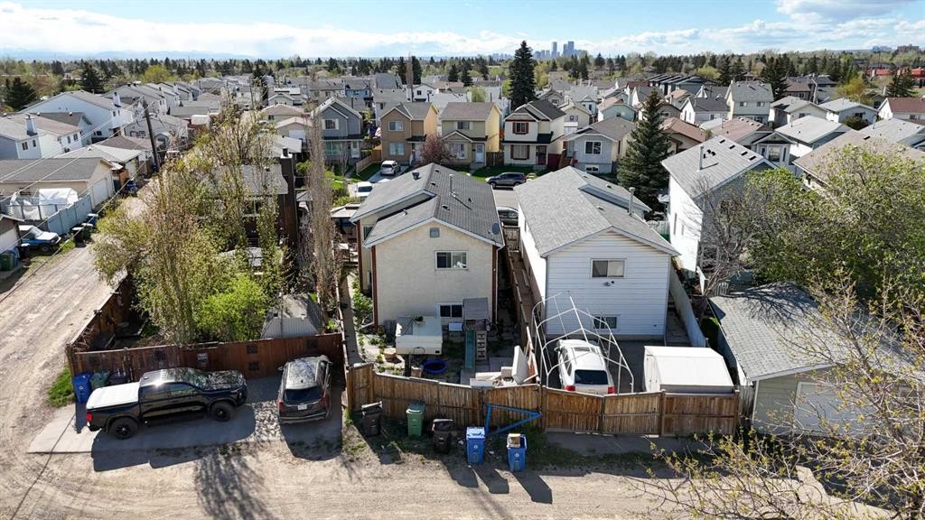 27 Erin Grove Court Se, Calgary, AB - Outdoor