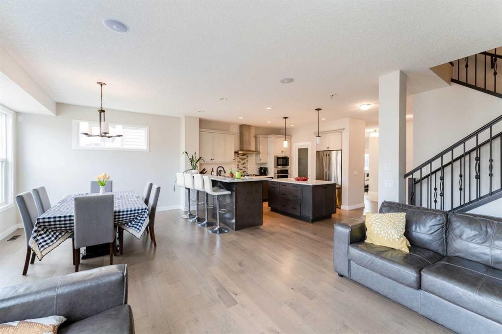 42 Buckskin Way, Cochrane, AB - Indoor Photo Showing Living Room