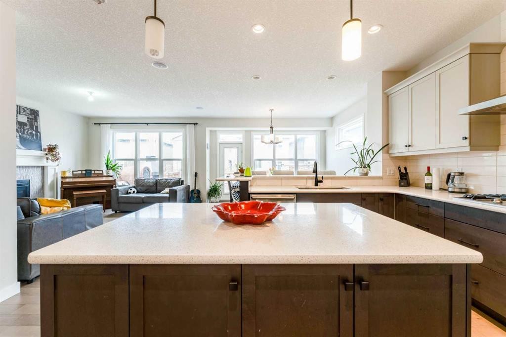 42 Buckskin Way, Cochrane, AB - Indoor Photo Showing Kitchen
