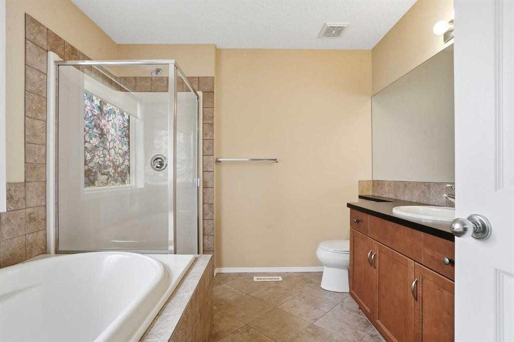 56 Everglen Way Sw, Calgary, AB - Indoor Photo Showing Bathroom
