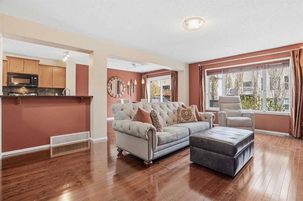 56 Everglen Way Sw, Calgary, AB - Indoor Photo Showing Living Room