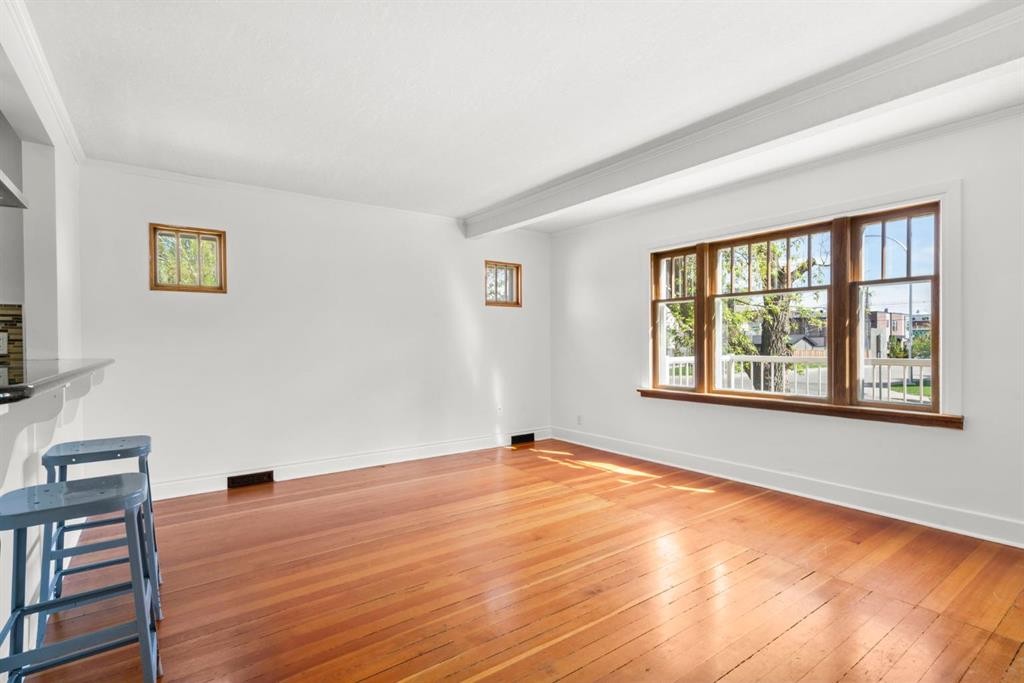 1404 18 Avenue Nw, Calgary, AB - Indoor Photo Showing Other Room