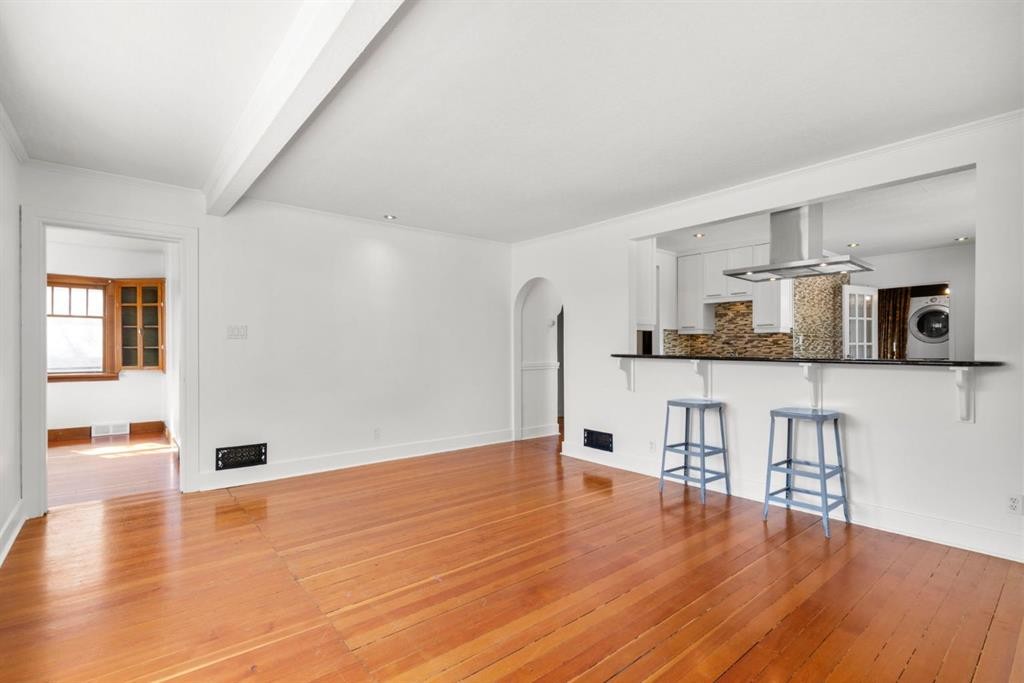 1404 18 Avenue Nw, Calgary, AB - Indoor